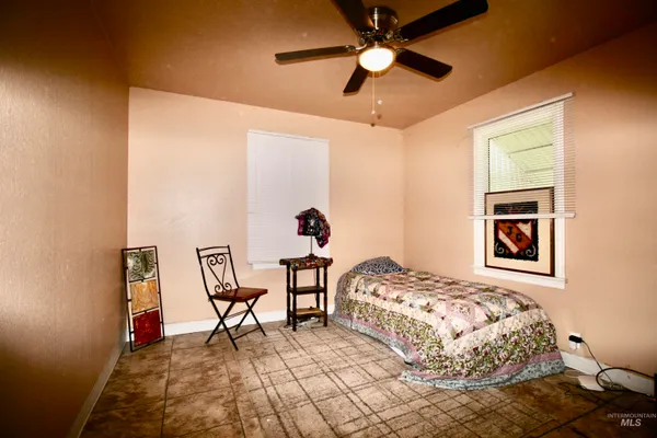 $209,900 | 705 North 2nd Street, Nyssa, OR 97913