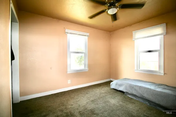 $209,900 | 705 North 2nd Street, Nyssa, OR 97913