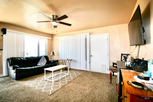 $209,900 | 705 North 2nd Street, Nyssa, OR 97913