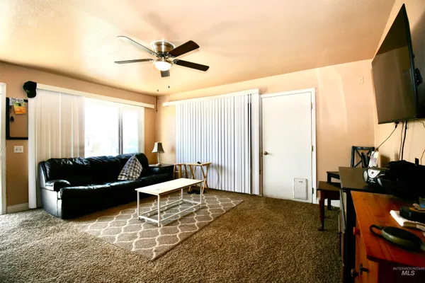 $209,900 | 705 North 2nd Street, Nyssa, OR 97913