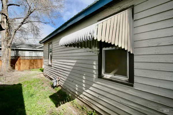 $209,900 | 705 North 2nd Street, Nyssa, OR 97913