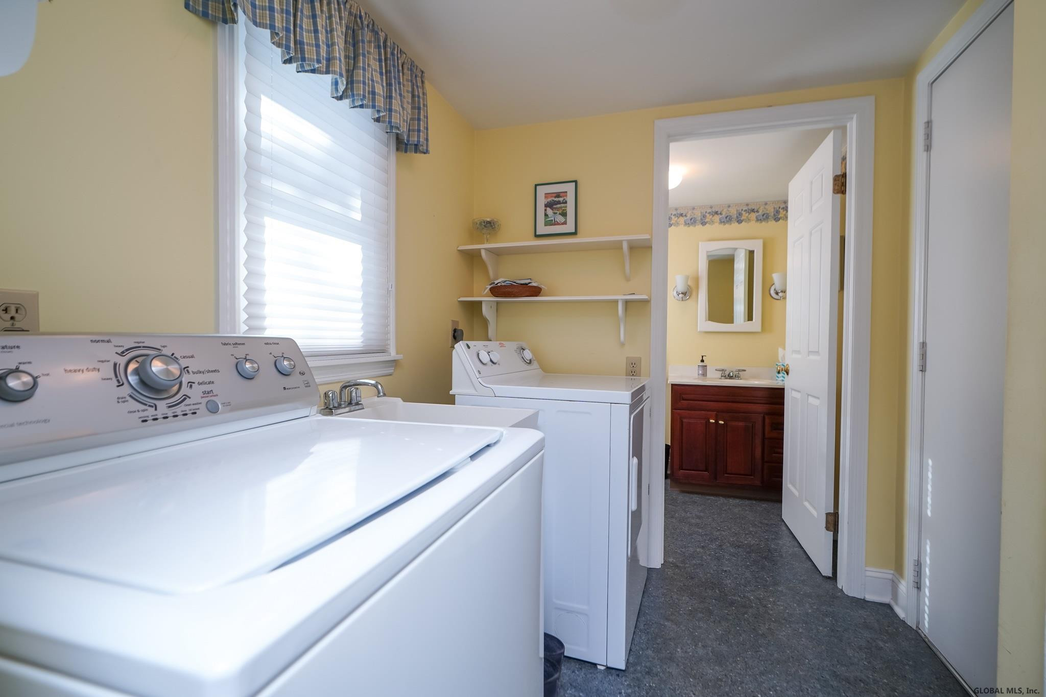 2234 Pine Ridge Road Niskayuna, NY 12309 - Photo 13 of 40 Photo 13
