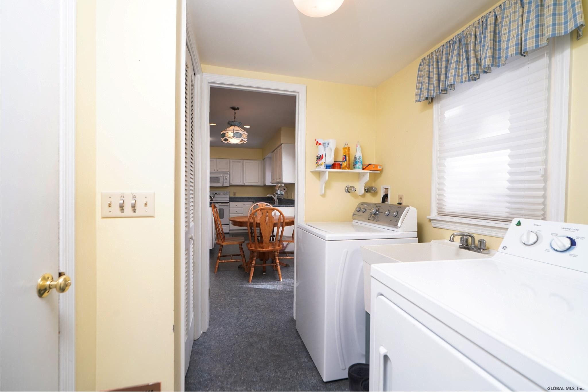 2234 Pine Ridge Road Niskayuna, NY 12309 - Photo 15 of 40 Photo 15