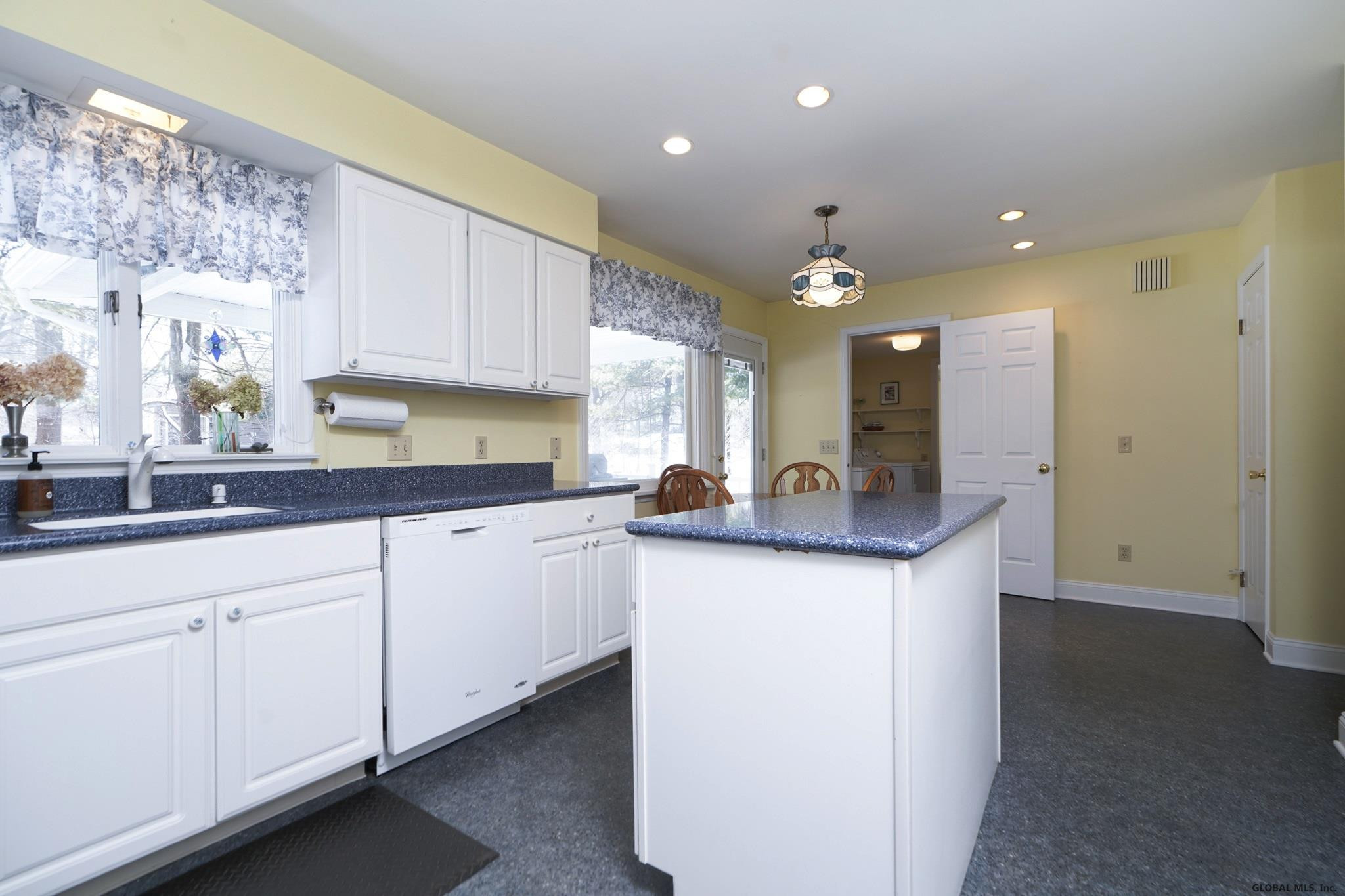 2234 Pine Ridge Road Niskayuna, NY 12309 - Photo 18 of 40 Photo 18