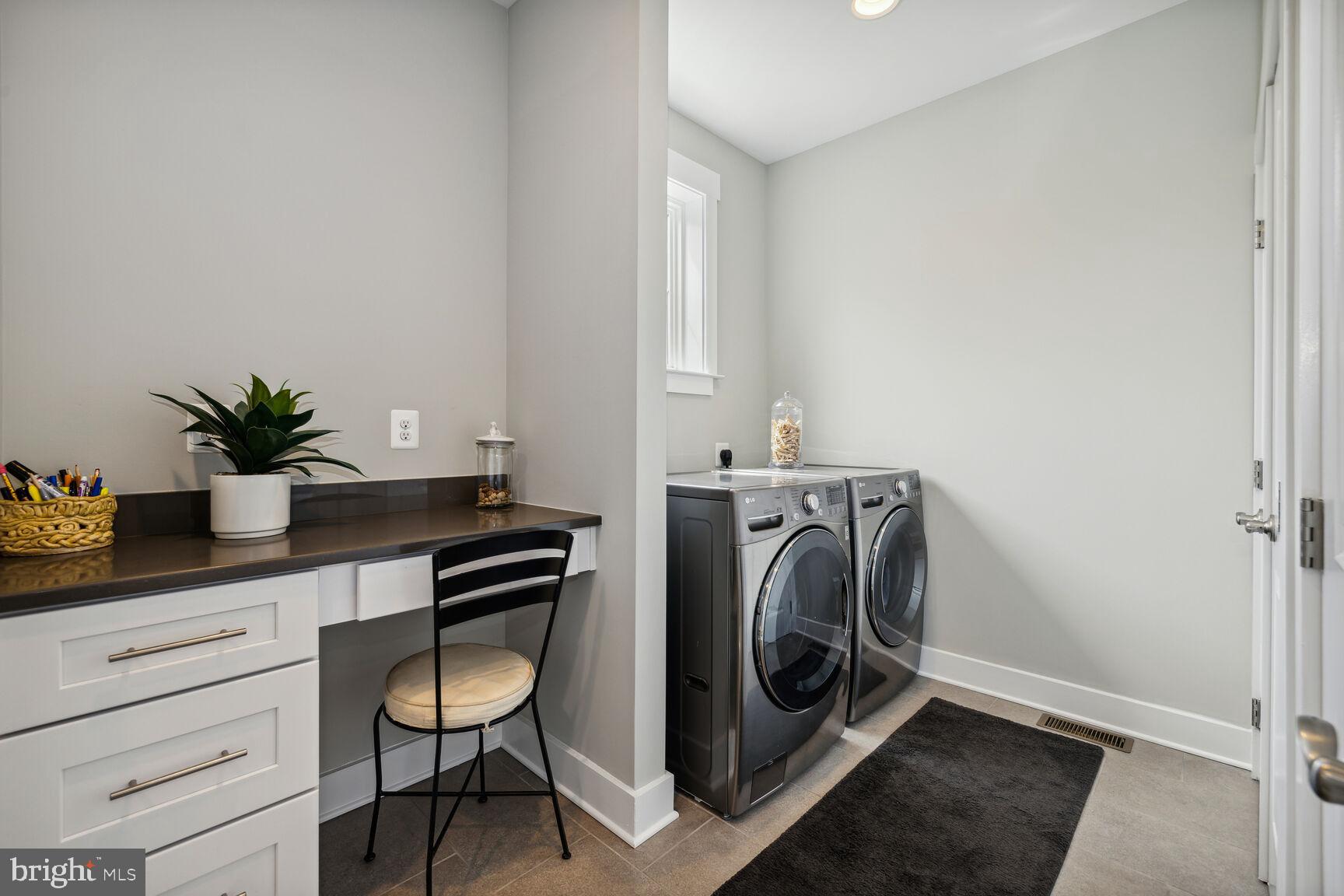 2221 Dixon Road Frederick, MD 21704 - Photo 32 of 77 Mud room & laundry room