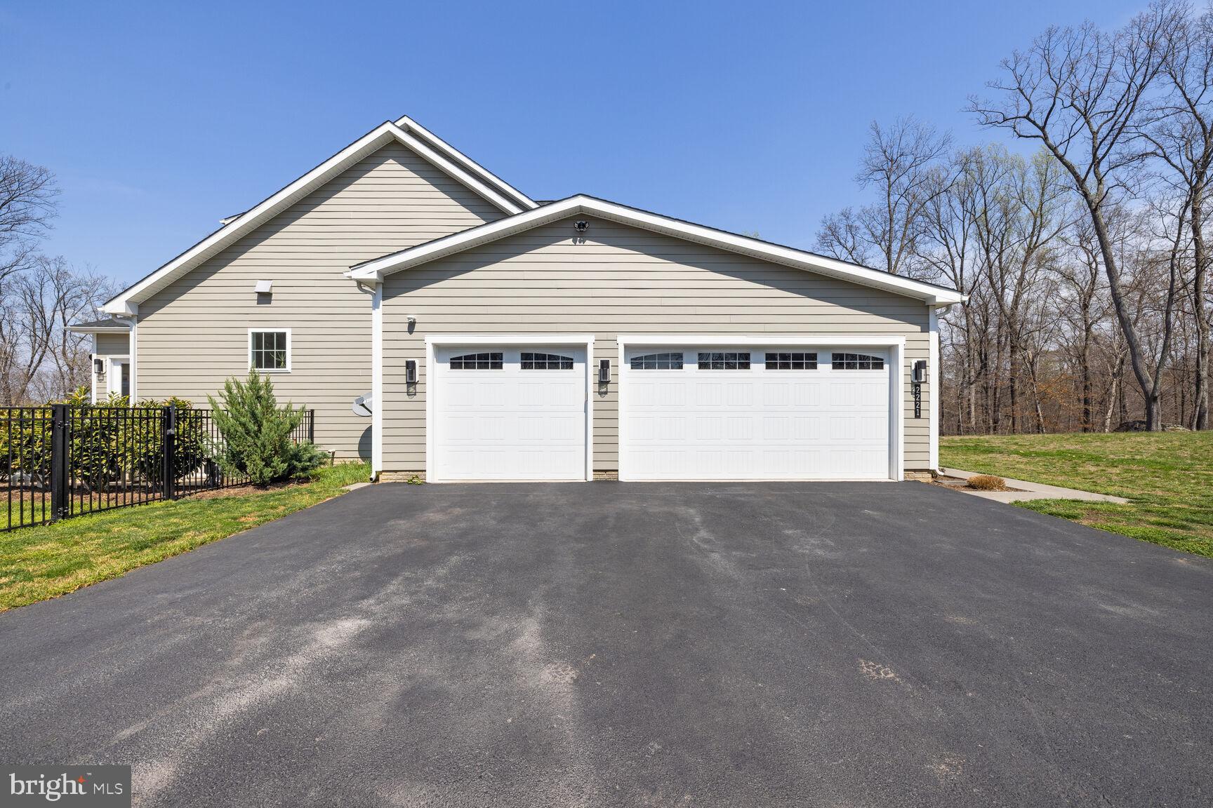 2221 Dixon Road Frederick, MD 21704 - Photo 7 of 77 3-car sideload garage