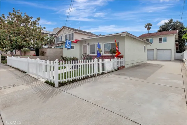 $1,675,000 | 18443 Patterson Lane, Huntington Beach, CA 92646