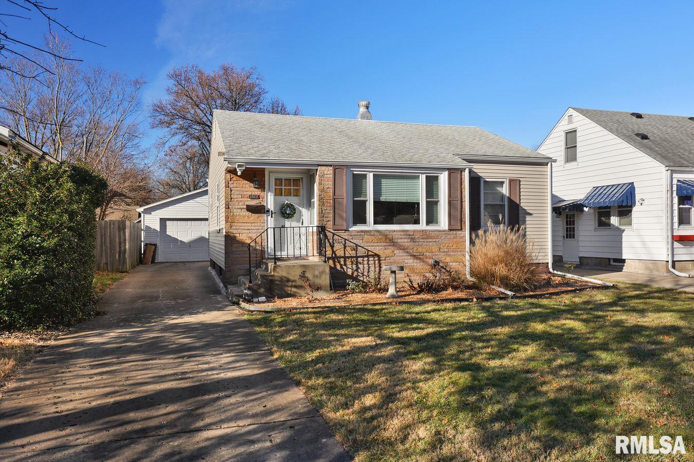 2517 South Pasfield Street Springfield, IL 62704 - Photo 1 of 24 Gallery Image 1