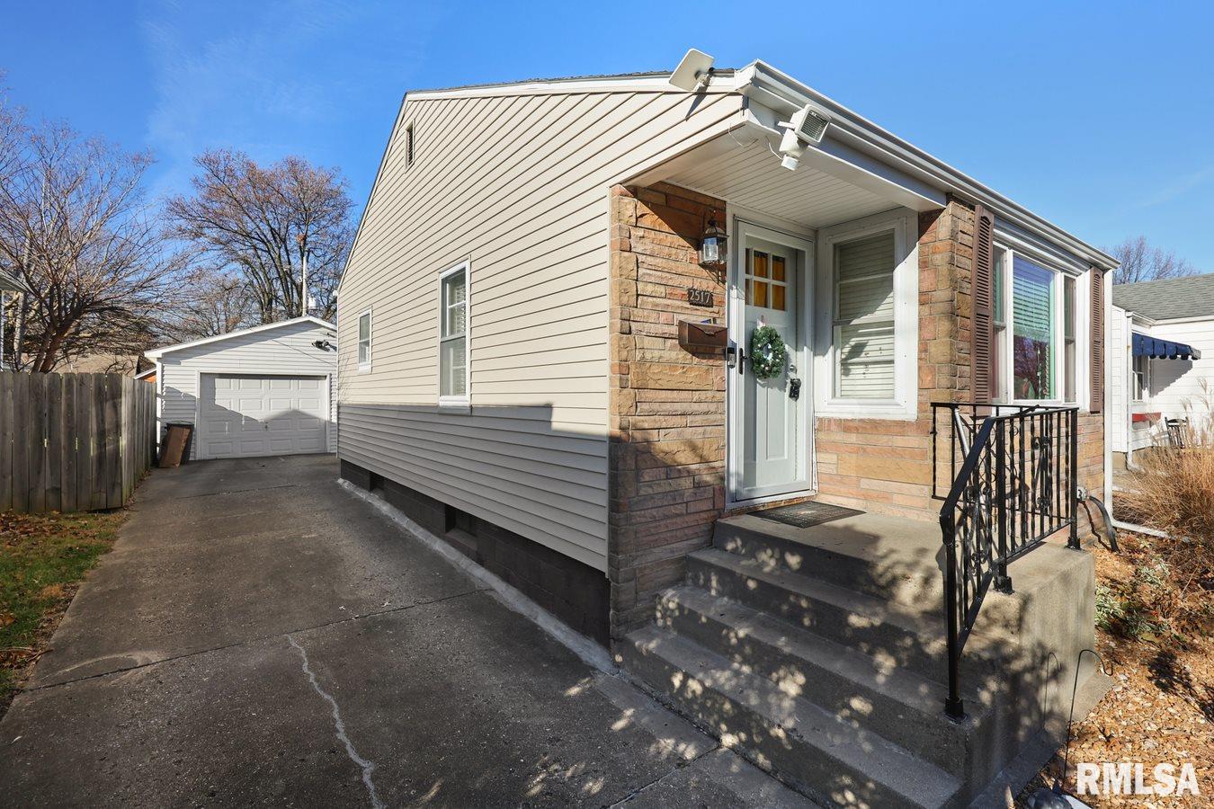 2517 South Pasfield Street Springfield, IL 62704 - Photo 23 of 24 Gallery Image 23