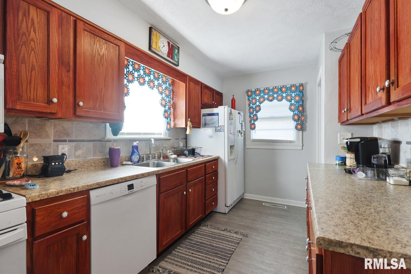 2517 South Pasfield Street Springfield, IL 62704 - Photo 8 of 24 Gallery Image 8