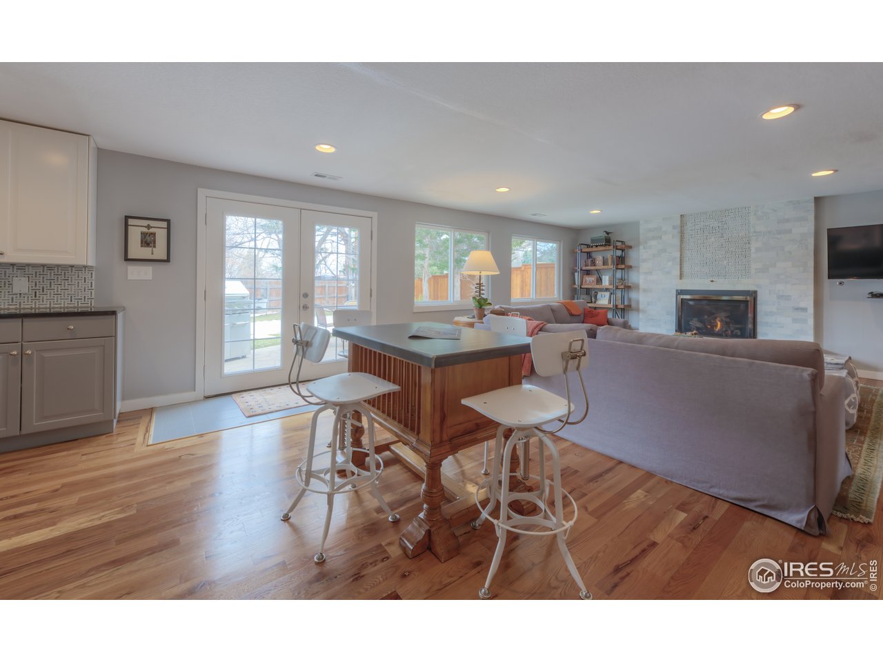 340 18th Street Boulder, CO 80302 - Photo 10 of 40 Eat-in kitchen area. French doors lead to patio