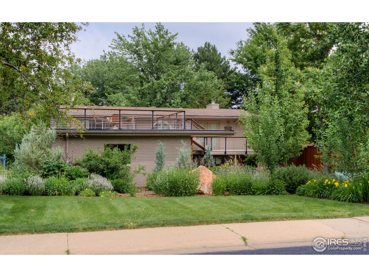 340 18th Street Boulder, CO 80302 - Photo 5 of 40 Professionally landscaped
