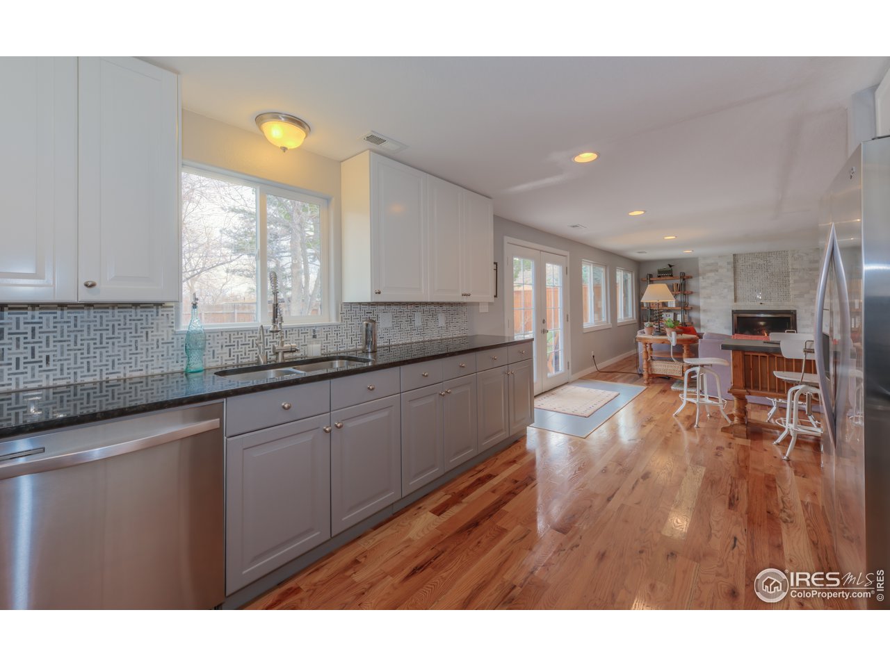 340 18th Street Boulder, CO 80302 - Photo 9 of 40 Granite countertops