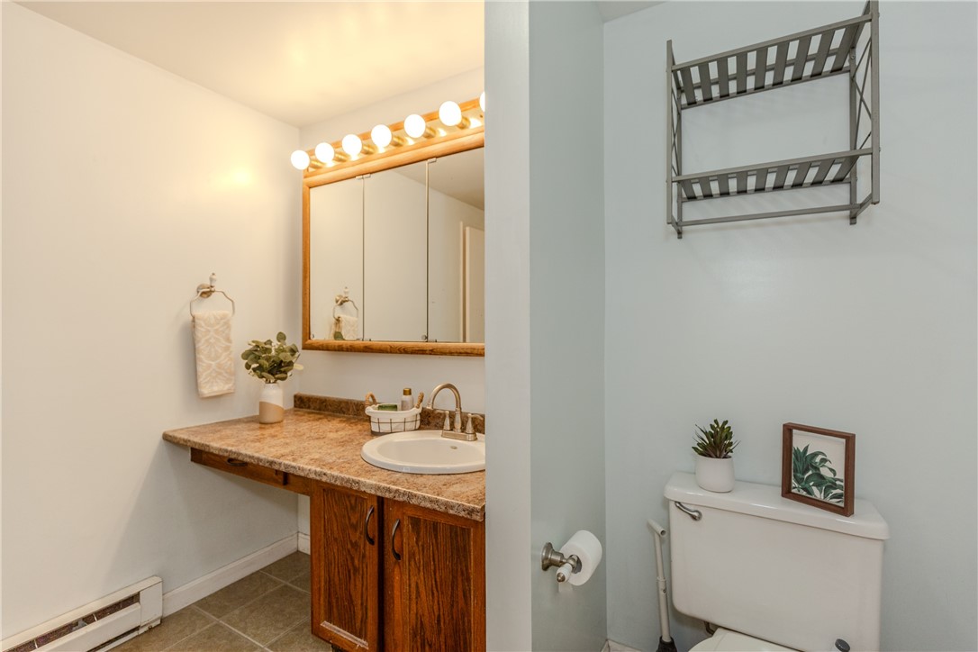 200 Post Road, Unit 305 Warwick, RI 02888 - Photo 15 of 27 Full bath upstairs with tub/shower