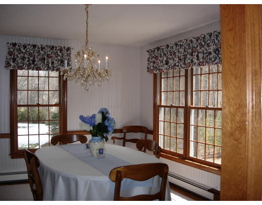 52 Gilmore Road Southborough, MA 01772 - Photo 4 of 12 Gallery Image 4