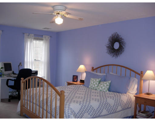 52 Gilmore Road Southborough, MA 01772 - Photo 5 of 12 Gallery Image 5