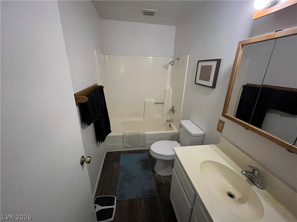 6412 West Pearcrest Road Las Vegas, NV 89108 - Photo 15 of 17 Functional full bathroom featuring a tub-shower combination and single vanity.