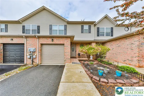$384,900 | 2575 Gillian Lane, Easton, PA 18040
