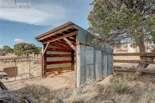 $400,000 | 952 Twin Lakes Road, Walsenburg, CO 81089