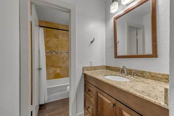 $1,800 | 4837 Cedar Springs Road, Unit 215, Dallas, TX 75219