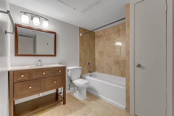 $1,800 | 4837 Cedar Springs Road, Unit 215, Dallas, TX 75219