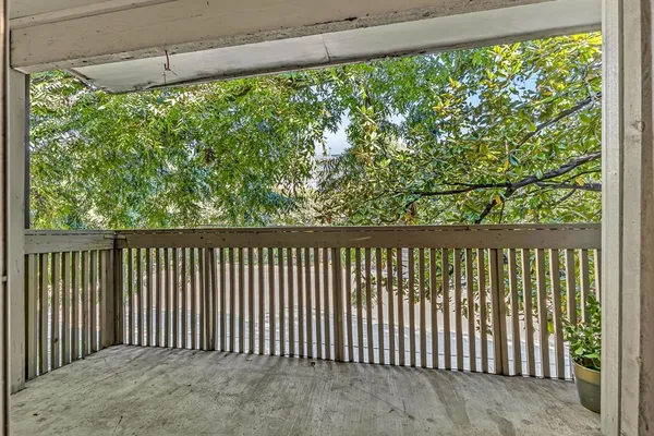 $1,800 | 4837 Cedar Springs Road, Unit 215, Dallas, TX 75219