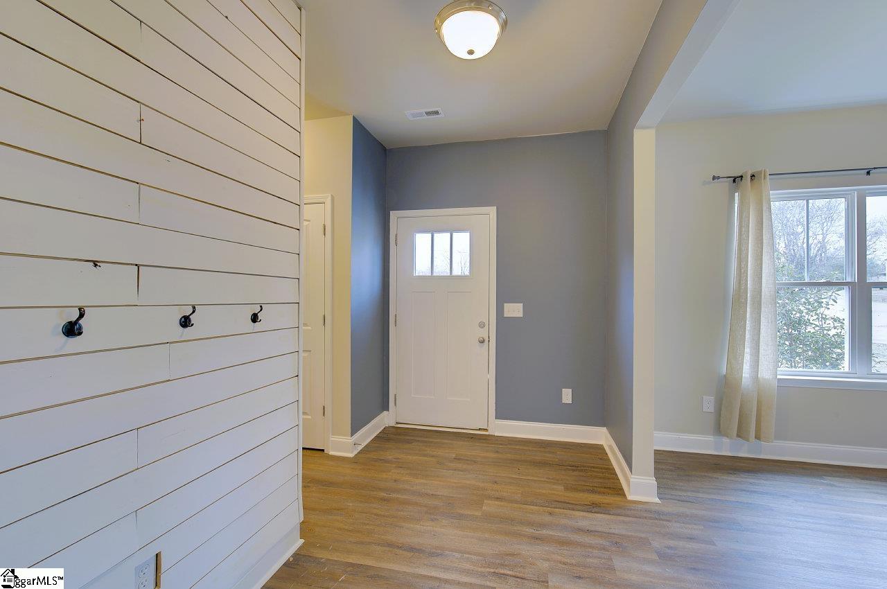 315 Morgan Street Greer, SC 29651 - Photo 5 of 34 Gallery Image 5