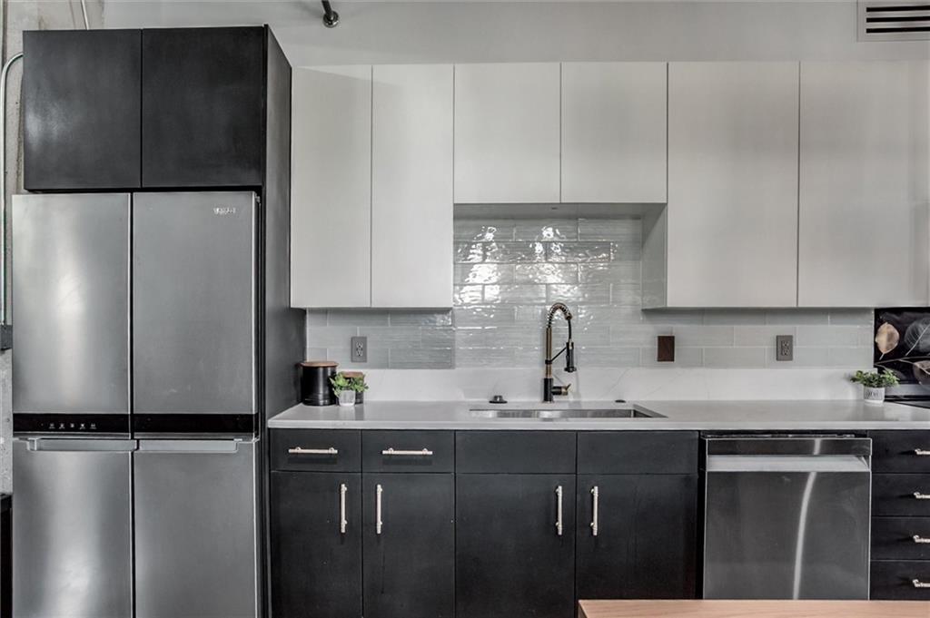 360 West Pershing Road, Unit 110 Kansas City, MO 64108 - Photo 13 of 24