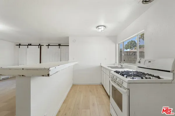 $795,000 | 805 South Crane Avenue, Compton, CA 90221