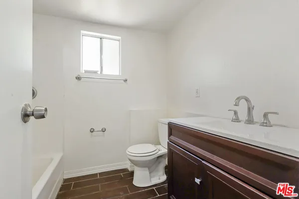 $795,000 | 805 South Crane Avenue, Compton, CA 90221