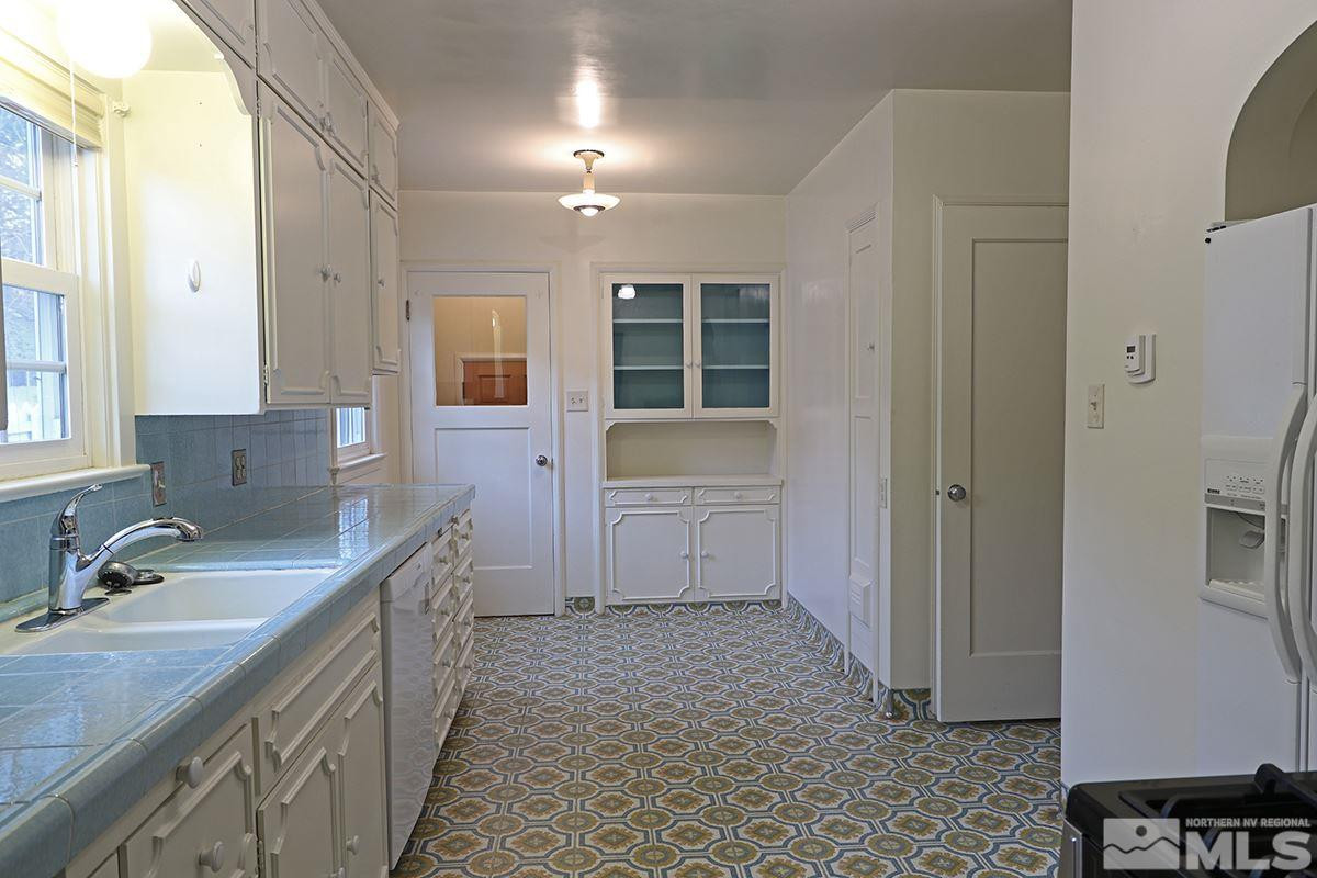 1419 Gordon Avenue Reno, NV 89509 - Photo 3 of 25 Photo 3