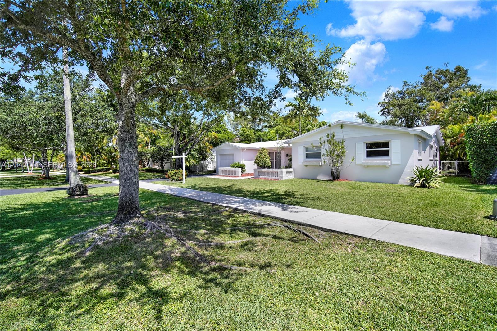 10435 Southwest 96th Street Miami, FL 33176 - Photo 3 of 44 Mature oak trees in front for shade *