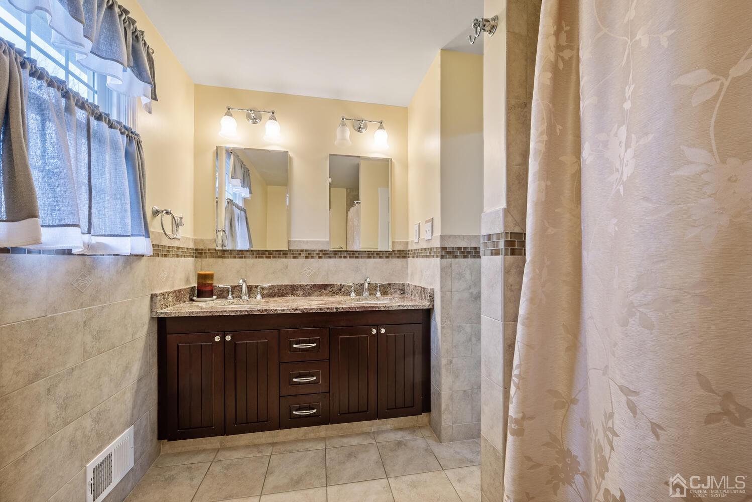 58 Overhill Road East Brunswick, NJ 08816 - Photo 23 of 38 Gallery Image 23