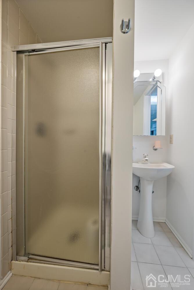58 Overhill Road East Brunswick, NJ 08816 - Photo 24 of 38 Gallery Image 24