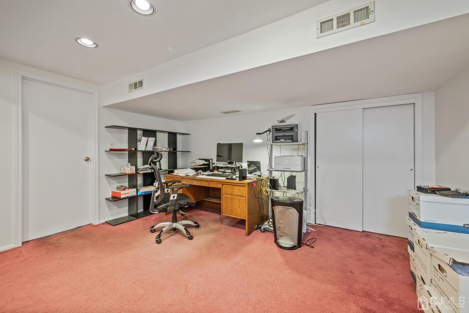 58 Overhill Road East Brunswick, NJ 08816 - Photo 34 of 38 Gallery Image 34