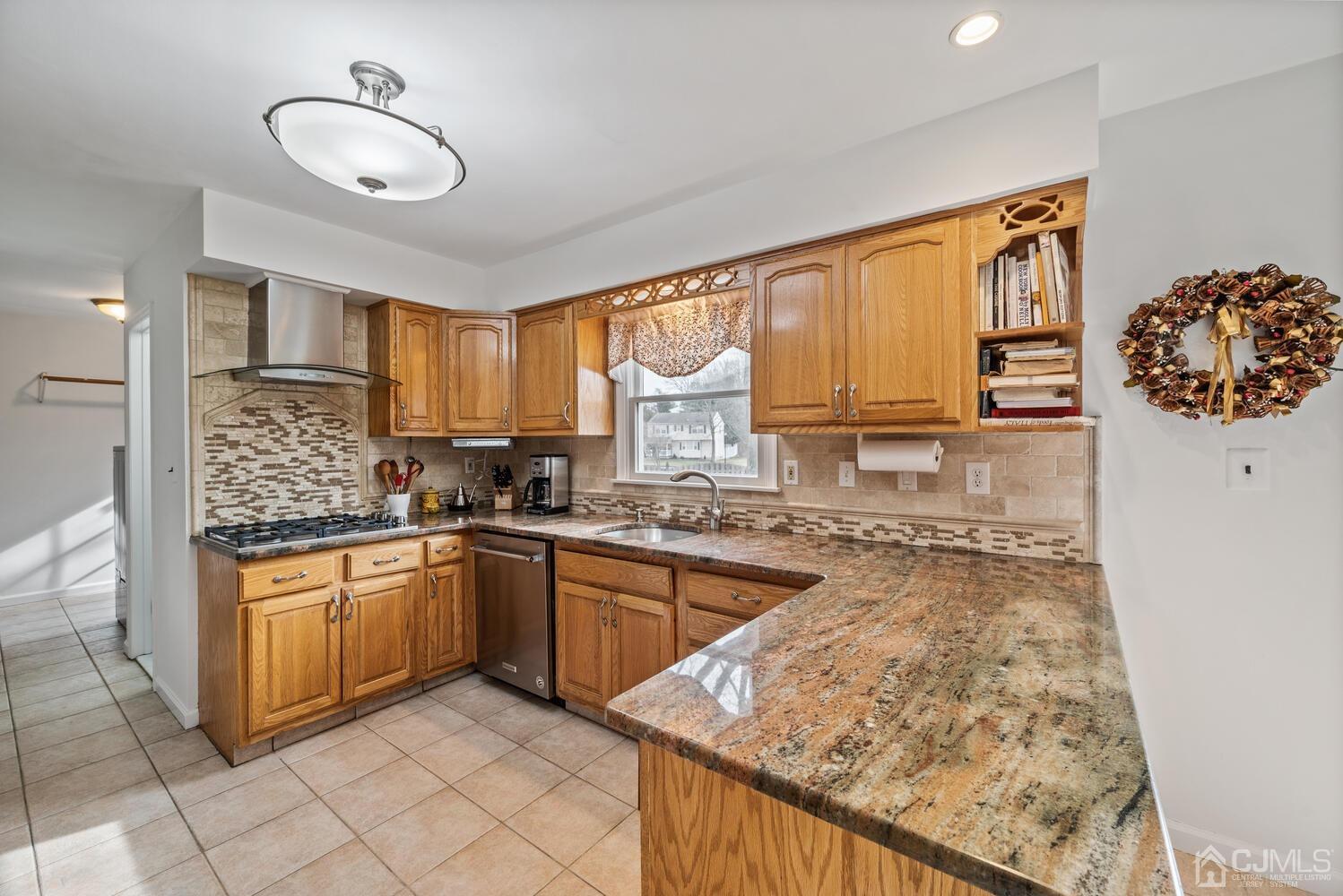 58 Overhill Road East Brunswick, NJ 08816 - Photo 10 of 38 Gallery Image 10