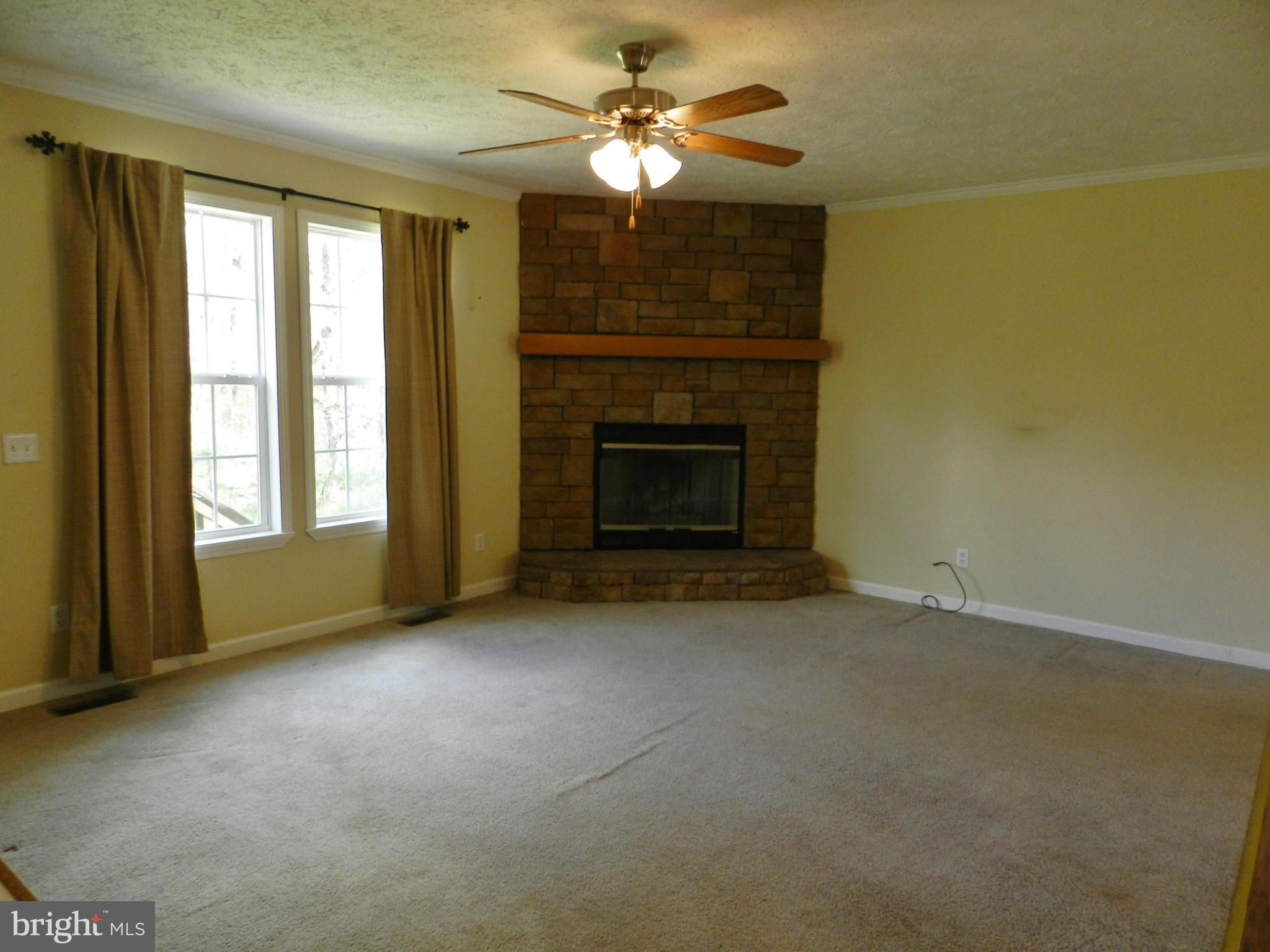 11291 Old Stillhouse Road Boston, VA 22713 - Photo 11 of 30 Living Room