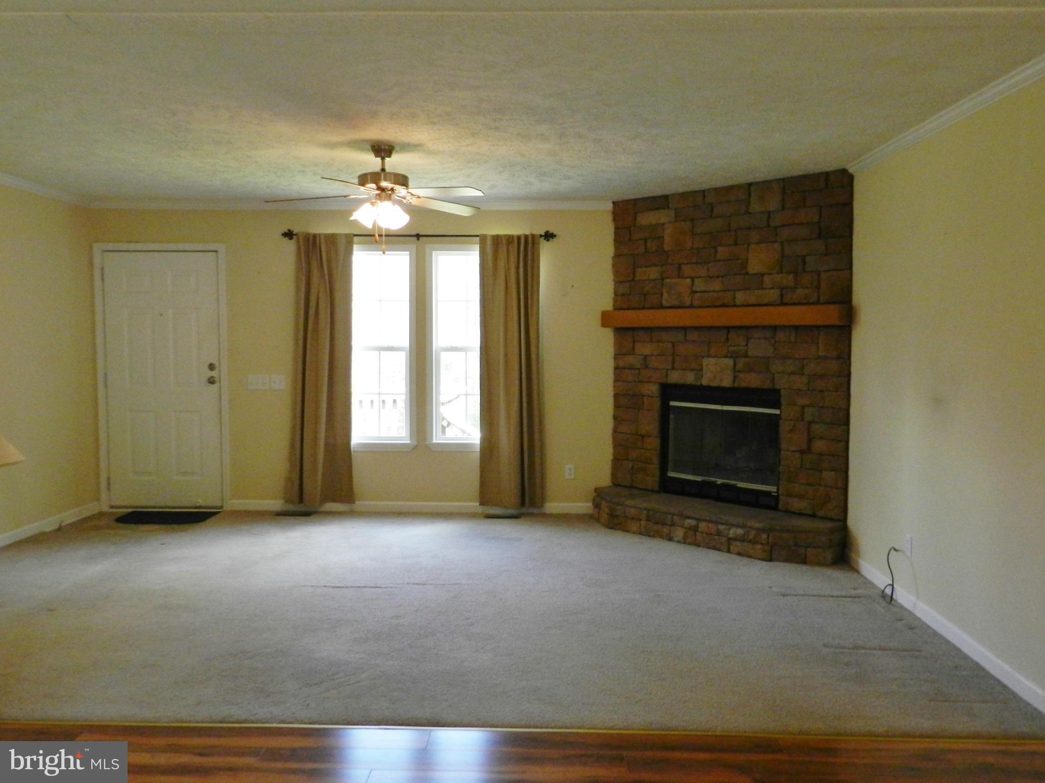 11291 Old Stillhouse Road Boston, VA 22713 - Photo 7 of 30 Living Room