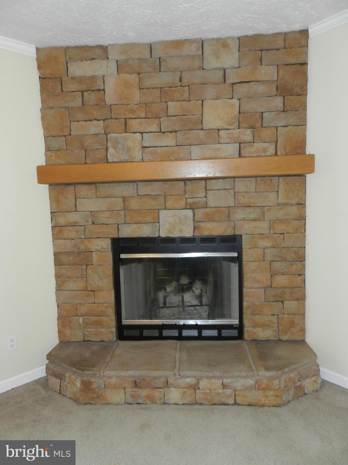 11291 Old Stillhouse Road Boston, VA 22713 - Photo 10 of 30 Living Room