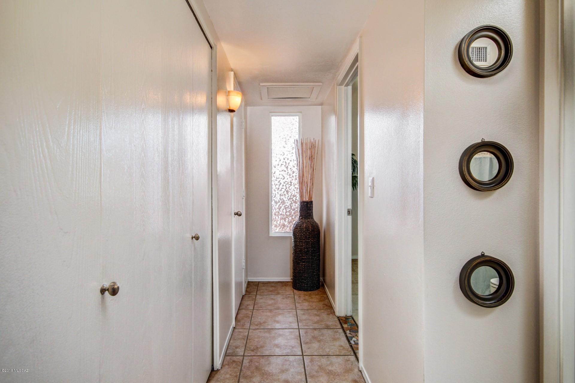 954 South Pantano Road Tucson, AZ 85710 - Photo 17 of 20 Gallery Image 17