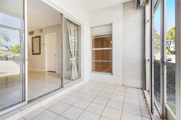 $1,790 | 3040 Northeast 16th Avenue, Unit 104, Oakland Park, FL 33334