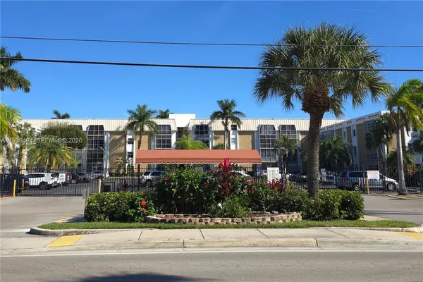 $1,790 | 3040 Northeast 16th Avenue, Unit 104, Oakland Park, FL 33334