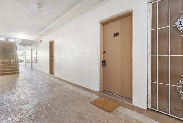 $1,790 | 3040 Northeast 16th Avenue, Unit 104, Oakland Park, FL 33334