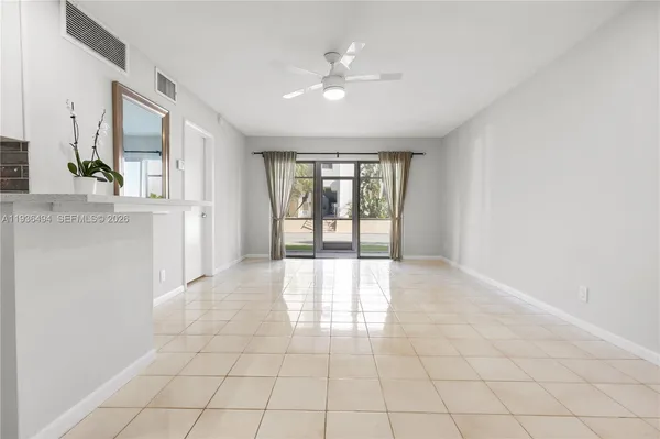 $1,790 | 3040 Northeast 16th Avenue, Unit 104, Oakland Park, FL 33334
