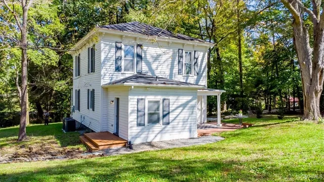 $299,900 | 4534 Drakes Main Street, Drakes Branch, VA 23937
