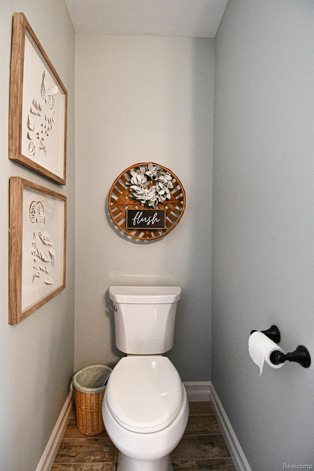 10122 Bennett Lake Road Fenton, MI 48430 - Photo 35 of 56 Water closet in Master Bathroom