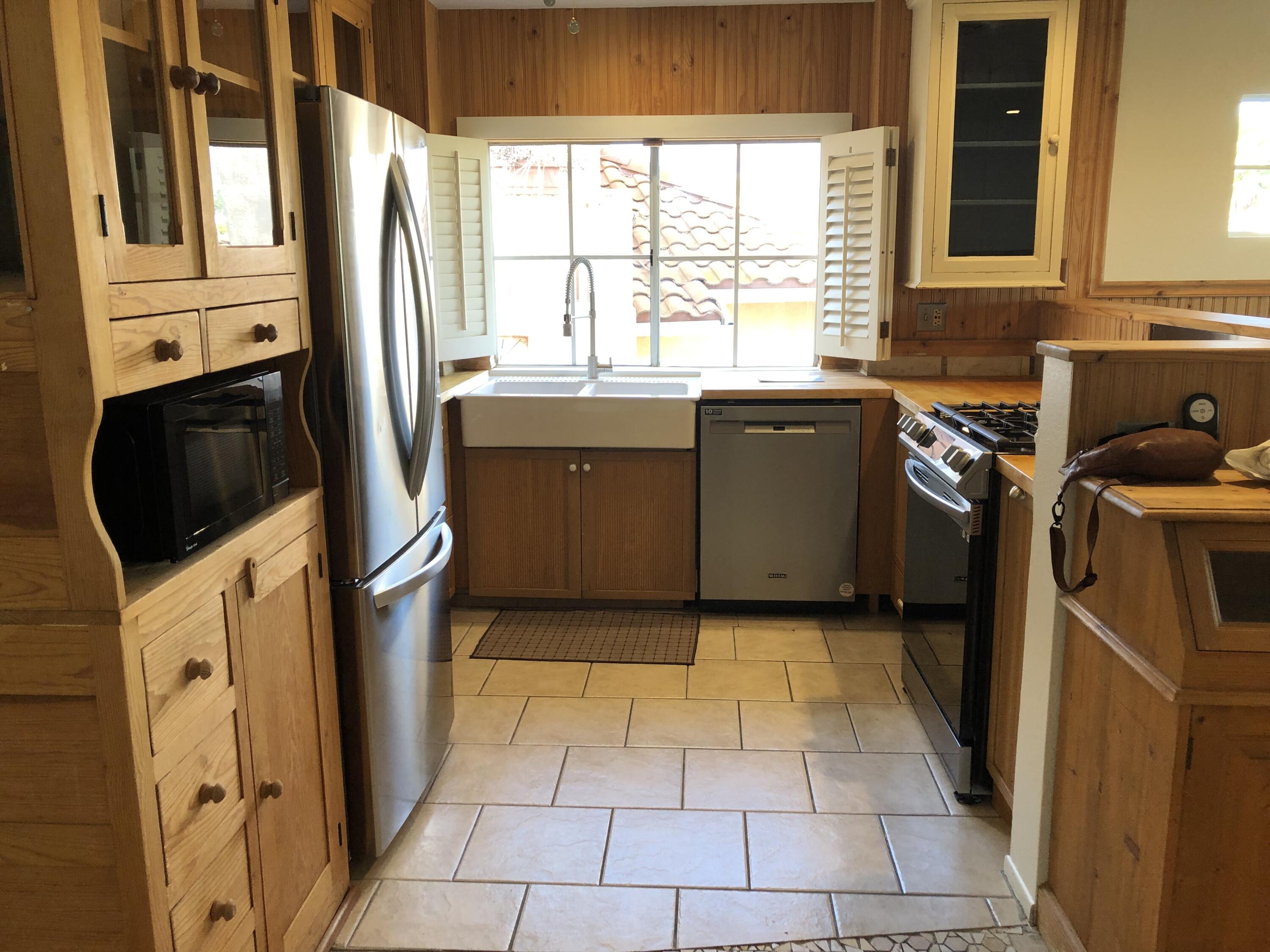 311 Pacific Oaks Road Goleta, CA 93117 - Photo 7 of 16 Kitchen
