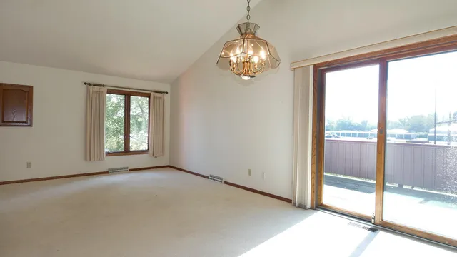 $209,900 | 2106 9th Street East, Glencoe, MN 55336