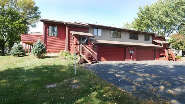 $209,900 | 2106 9th Street East, Glencoe, MN 55336