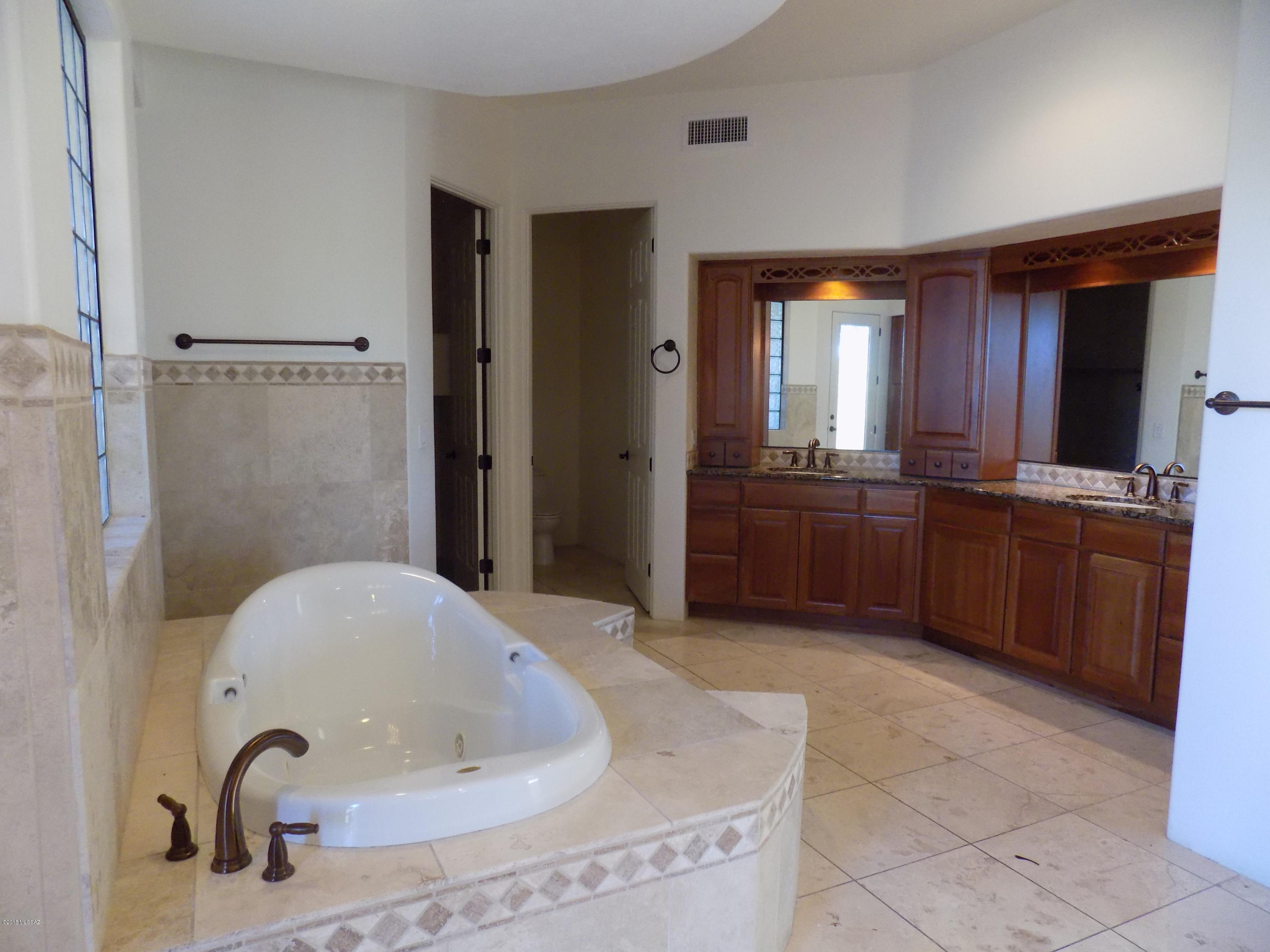 1077 West Panorama Road Tucson, AZ 85704 - Photo 36 of 50 Gallery Image 36